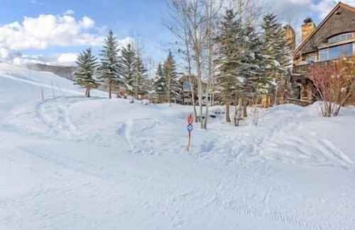 Aspen House | Spectacular Home in Aspen, Great Location, Hot Tub