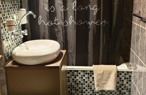 Ploiesti Apartment | Spectacular Home in Ploiesti
