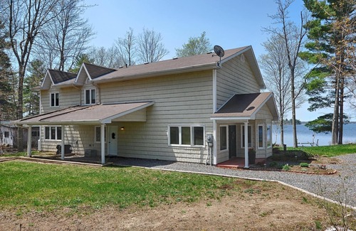 Drummond-North Elmsley House | Spectacular Home on Mississippi Lake Near Ottawa, Perth and Stonefields Estate