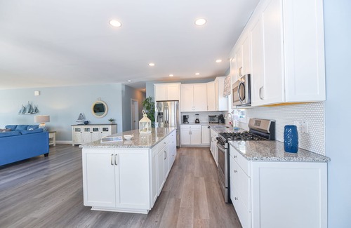 Long Neck House | Spectacular home - waterfront, private beach, pools, family fun, pet friendly