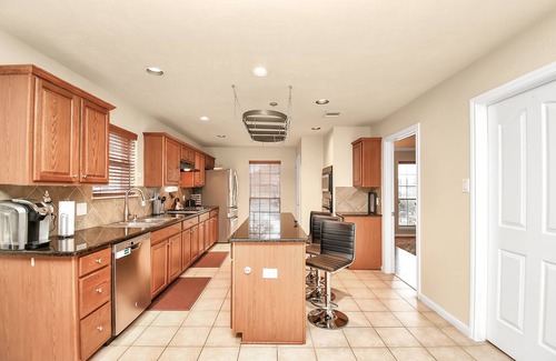 Manvel House | Spectacular Home with Private Pool, Theater&Grill!
