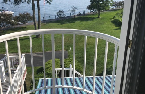 Saratoga Springs House | Spectacular Lakefront Get Away in Saratoga Springs, NY