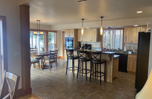 Hope House | Spectacular Lake Views in the Mountains