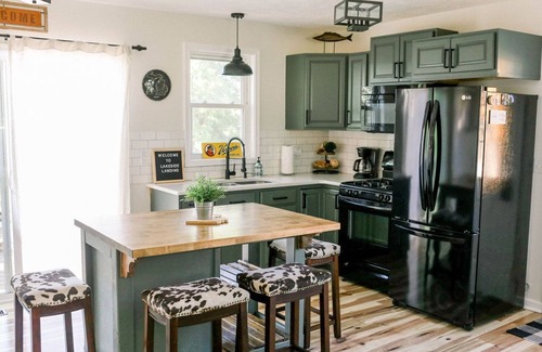 Palo Cottage | Spectacular Lake Views!
