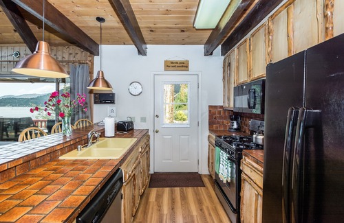 Boulder Bay Cabin | Spectacular Lakefront With Hot Tub And Dock At A Spectacular Price!