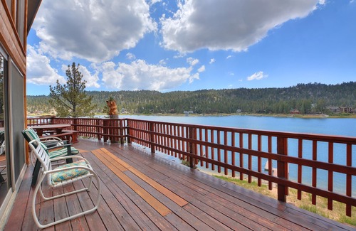 Boulder Bay Cabin | Spectacular Lakefront With Hot Tub And Dock At A Spectacular Price!