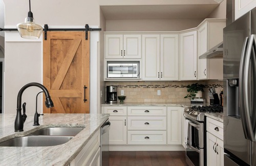 Suttons Bay House | Spectacular Lakefront Retreat on Lake Michigan in Suttons Bay