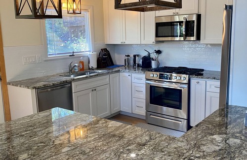 Orange Ski Chalet | Spectacular LAKEFRONT Chalet - Private Beach, 3br, AC