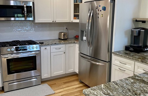 Orange Ski Chalet | Spectacular LAKEFRONT Chalet - Private Beach, 3br, AC
