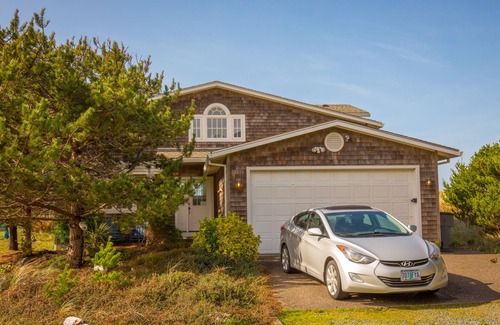 Rockaway Beach House | Spectacular Large Oceanfront Home Panoramic View Quiet Area Dog Friendly