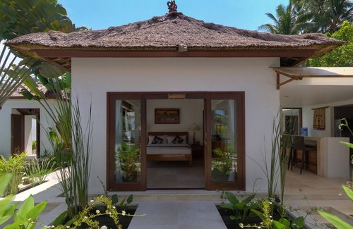 Sengkidu Villa | Spectacular Luxurious 3 BR Ocean Front Villa. Fully serviced. Private pool