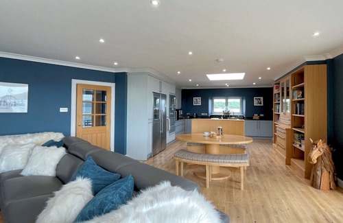 Sandyhills House | Spectacular Luxury Cliff Top Tower with Sea Pool Pass The Keys