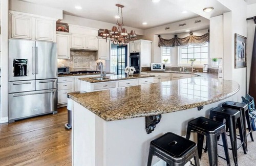 Monument House | Spectacular Luxury Hacienda with Mountain Views!