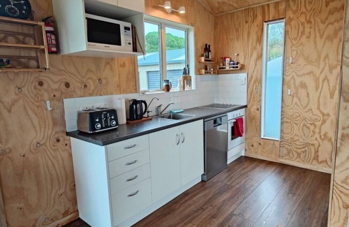 Riverton Apartment | Spectacular Moana Views