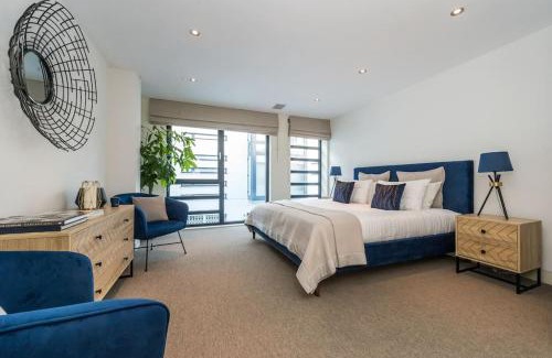 Holland Park Apartment | Spectacular Mews House in Holland Park
