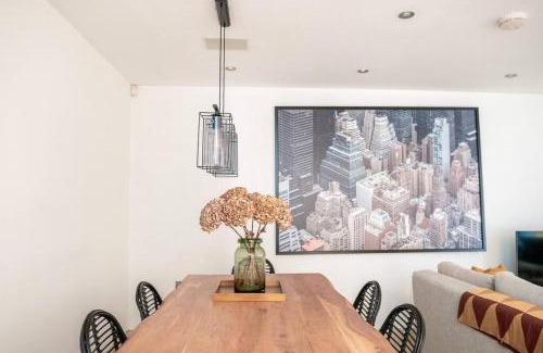 Holland Park Apartment | Spectacular Mews House in Holland Park