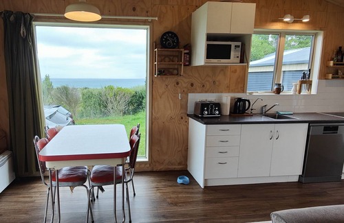 Riverton House | Spectacular Moana Views