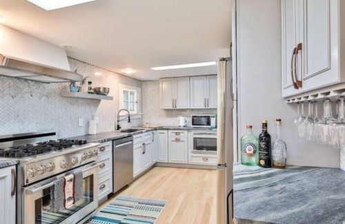 Shandaken House | Spectacular Modern Farmhouse - Town, Hike & Swim