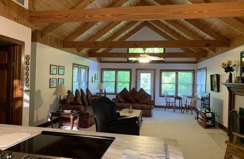 Sautee Nacoochee Cottage | Spectacular Mountain Views of Tray & Chimney Mountains