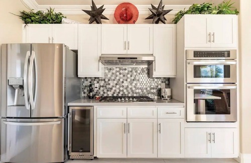 Palm Springs House | Spectacular Mountain View’s with PRIVATE Pool/Spa! Luxuriously decorated villa!