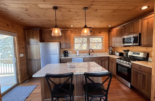 Bryson City Cabin | Spectacular Mountain Views w/Pool table and Fire pit!