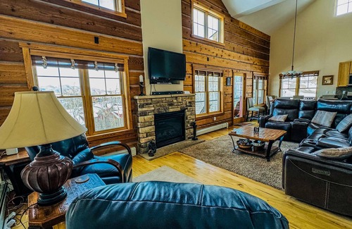 Rendezvous Cabin | Spectacular Mountain Home with Breathtaking Views
