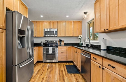 Littleton House | Spectacular Mountain View in South Denver!