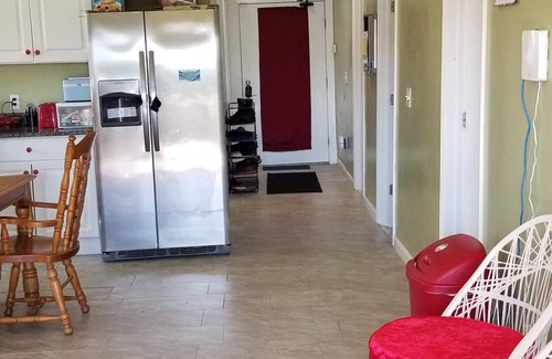 Parksville House | Spectacular Mountain View - Modern Day Amenities
