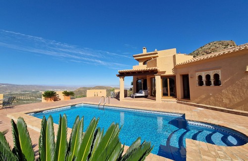 Turre Villa | Spectacular mountain views in a romantic location. Close to Mojacar beaches.