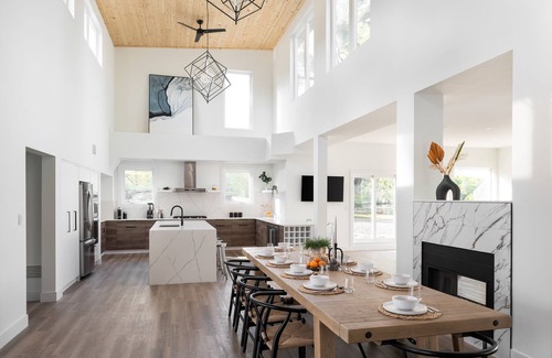 Foley House | Spectacular Muskoka Lakehouse near Oastler Provincial Park and Rose Point Trail