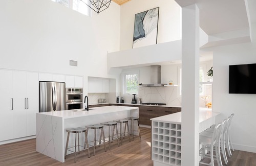 Foley House | Spectacular Muskoka Lakehouse near Oastler Provincial Park and Rose Point Trail