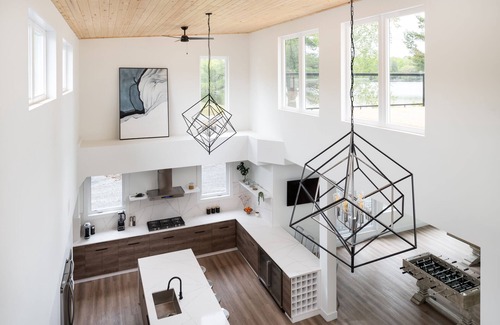 Foley House | Spectacular Muskoka Lakehouse near Oastler Provincial Park and Rose Point Trail
