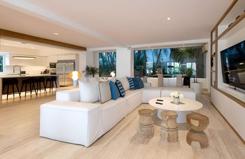 Las Brisas House | Spectacular Bay-View Home on Two Levels, with Full Service plus Private Chef