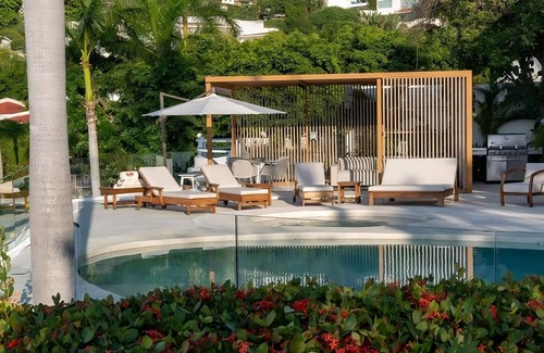 Las Brisas House | Spectacular Bay-View Home on Two Levels, with Full Service plus Private Chef