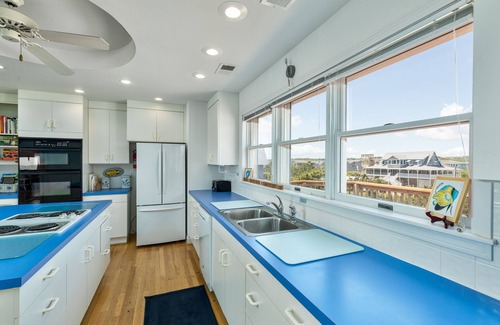Southern Shores House | Spectacular Oceanfront home with hot tub, spacious 4500 sq. ft. in a quiet residential neighborhood