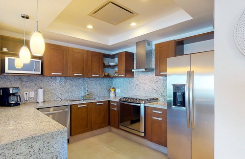 Flamingos Condo | Spectacular Oceanfront, 2 Bedroom, 2 Bathroom Condominium in Nuevo Vallarta