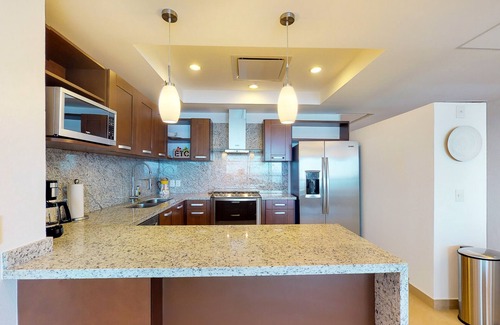 Flamingos Condo | Spectacular Oceanfront, 2 Bedroom, 2 Bathroom Condominium in Nuevo Vallarta