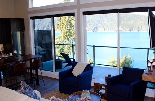 Port Renfrew House | Spectacular Ocean View Luxury 2 Bedroom 2 Full Bathroom