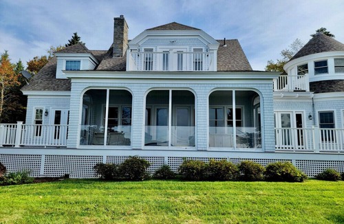 Southport House | Spectacular Ocean Front Estate on Southport