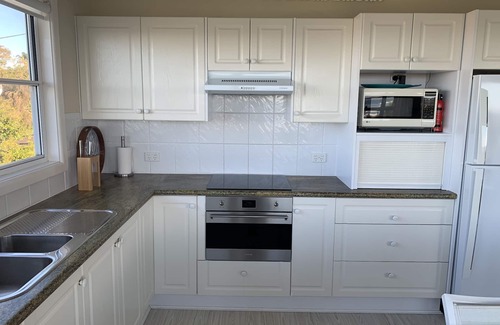 Dalmeny House | Spectacular Ocean views from this perfect updated 60's Beach House