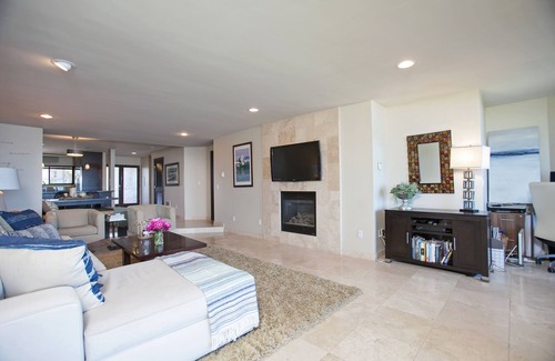 Solana Beach Condo | Spectacular Oceanfront 2 bedroom Surfsong Solana Beach. See December discount!