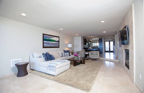 Solana Beach Condo | Spectacular Oceanfront 2 bedroom Surfsong Solana Beach. See December discount!