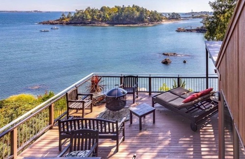 Marblehead House | Spectacular Oceanfront House for Halloween Vacation in Salem