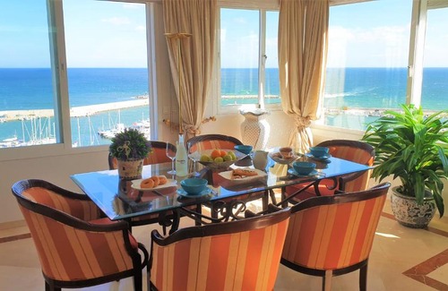 Estepona Apartment | SPECTACULAR PENTHOUSE TO MASTER THE SEA AND MARINA