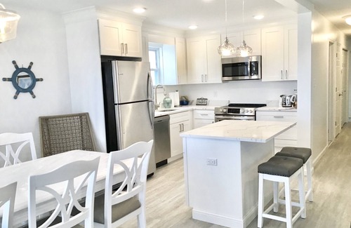 South End House | Spectacular Pet's ok. Cottage Sleeps 9