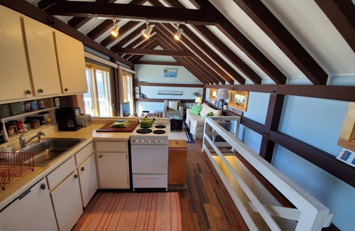 Wellfleet House | Spectacular Private Waterfront Cottage on Bayside. Panoramic Views. Pet Friendly