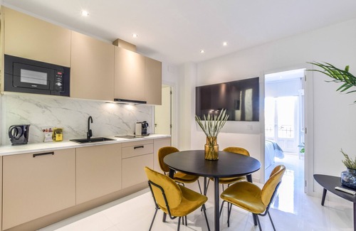 Las Acacias Apartment | Spectacular renovated designer apartment