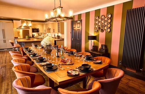 New Forest District Apartment | Spectacular Retreat: Sumptuous Interiors & Garden