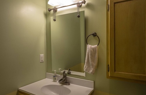 Chattanooga Cabin | Spectacular River & Mountain Views Spacious Lodge on TN River Gorge, Chattanooga