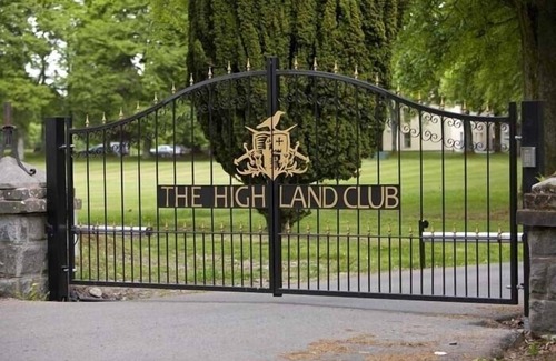 Fort Augustus Condo | Spectacular, romantic accommodation in an abbey at the shores of Loch Ness!